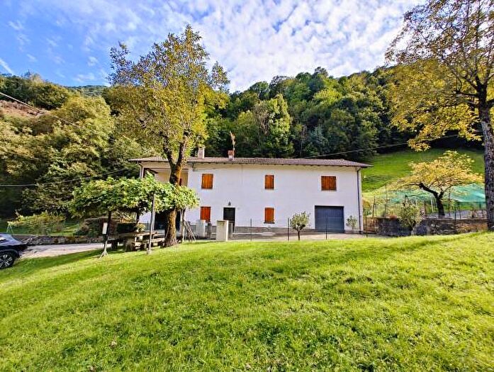 Casa con 6 locali in vendita in Località SantAnna b, Argegno