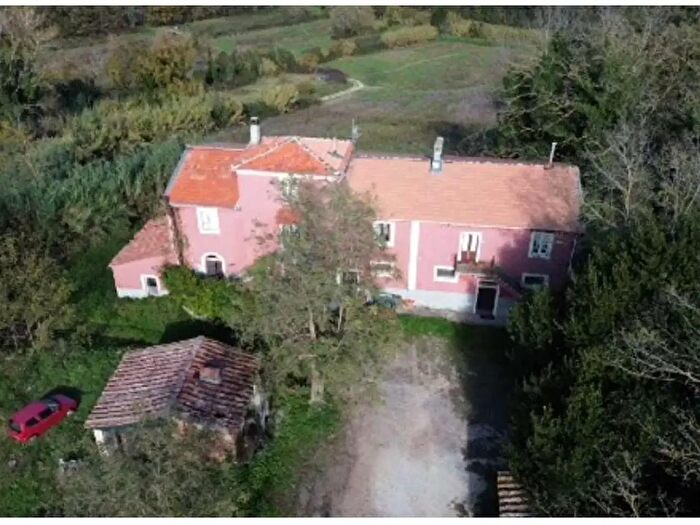 Casa con 20 locali in vendita in Pisa