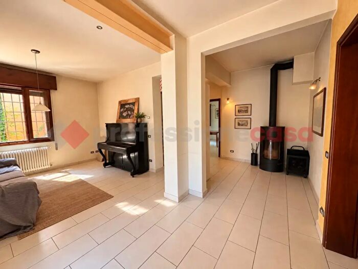 Casa trilocale in vendita in Via Roma Snc, Vescovana