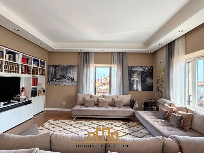 Appartamento con 5 locali in affitto in Via delle Erbe, Cadorna Castello, Milano