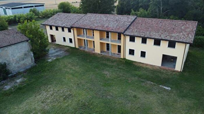 Casa quadrilocale in vendita in Via Liguria, Voghera