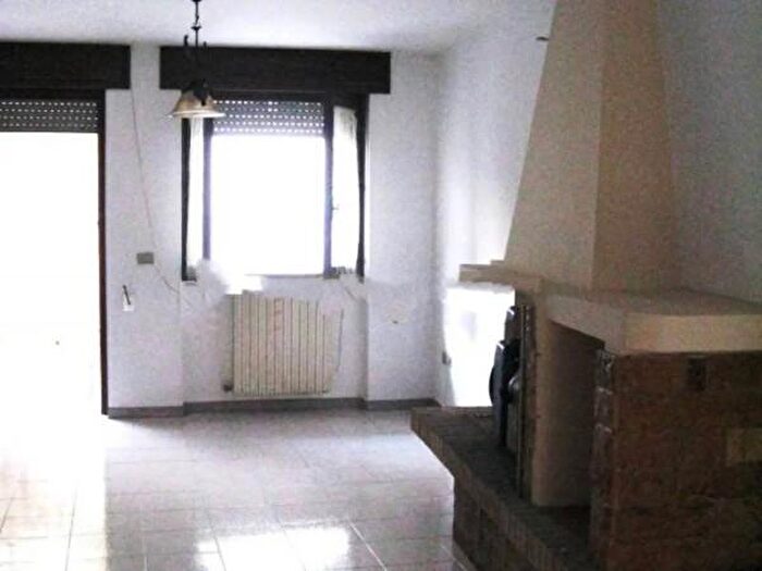 Casa trilocale in vendita in Via Francesco Crispi, Taviano