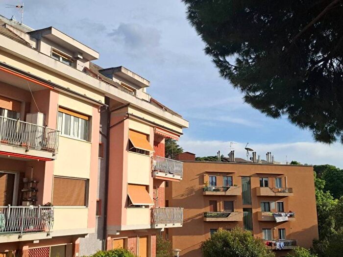 Appartamento trilocale in affitto in Via Puggia, Albaro, Genova