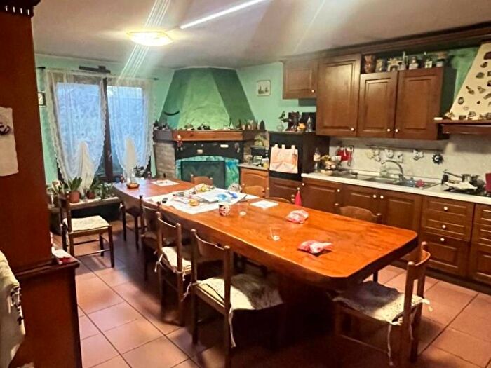 Casa con 5 locali in vendita in Via Alessandro Volta, Centro, Cogliate