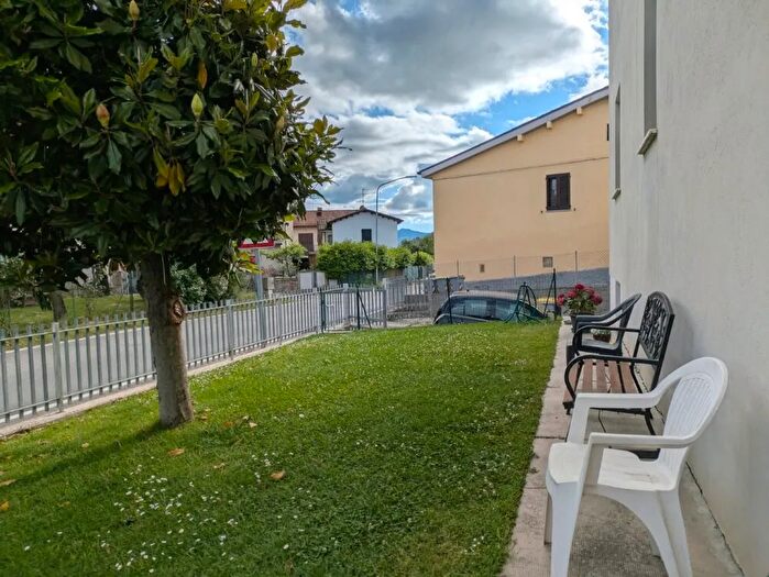 Appartamento con 5 locali in vendita in Citta Di Castello