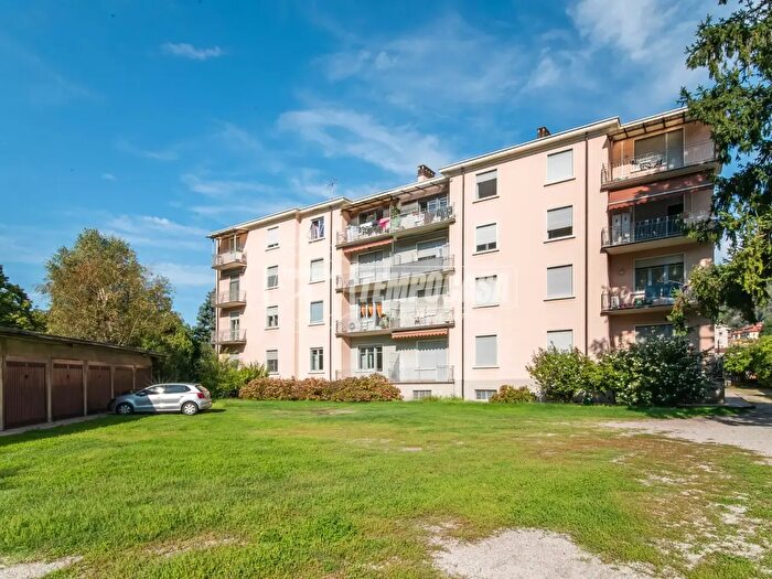 Appartamento trilocale in vendita in Statale per Lecco, Como