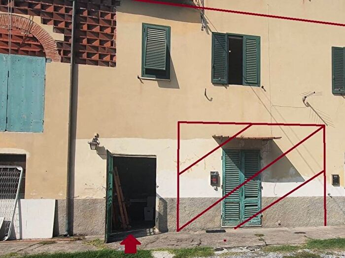 Casa con 6 locali in vendita in Via Giovanni Carignani, Arancio, Lucca