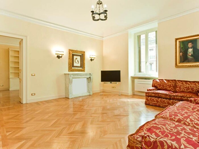 Appartamento con 6 locali in affitto in Piazza Camillo Benso di Cavour, Prati, Roma