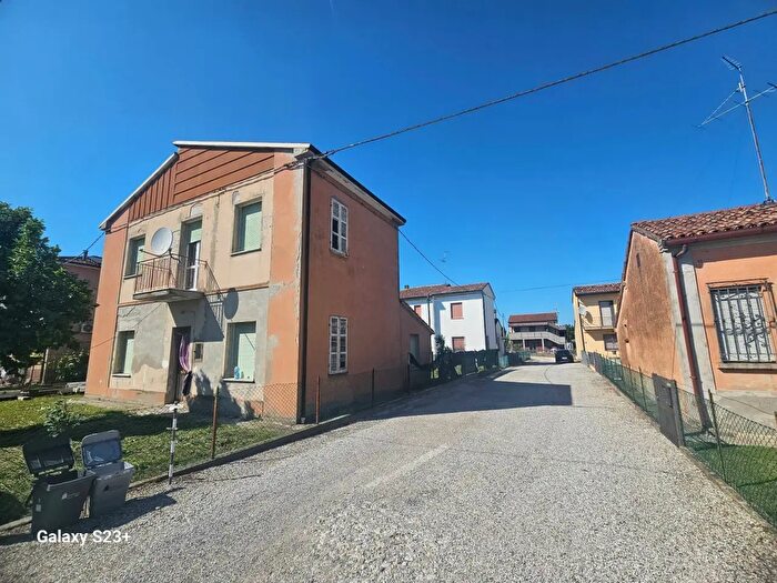 Casa quadrilocale in vendita in Via Scolo Pignatta, Ravenna