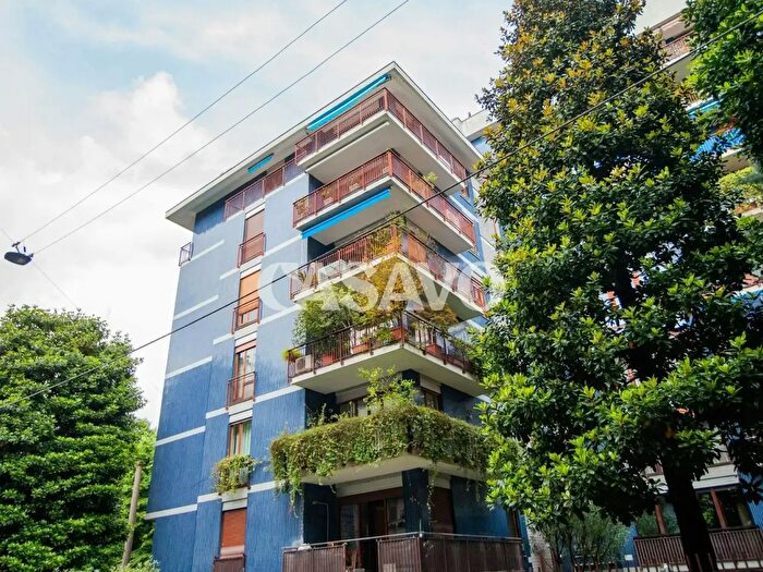 Appartamento trilocale in vendita in Via Quadronno, Milano
