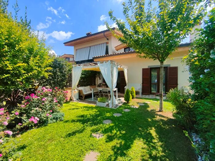 Casa con 5 locali in vendita in Via Vicinale della Macchia, Rocca Di Papa