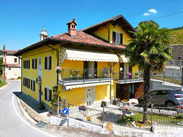 Casa con 6 locali in vendita in Clavesana