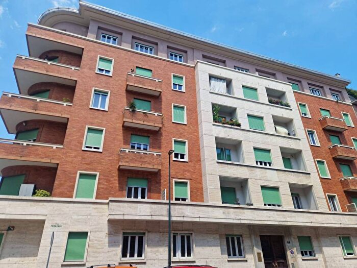 Appartamento quadrilocale in affitto in Via Evangelista Torricelli, Crocetta, Torino