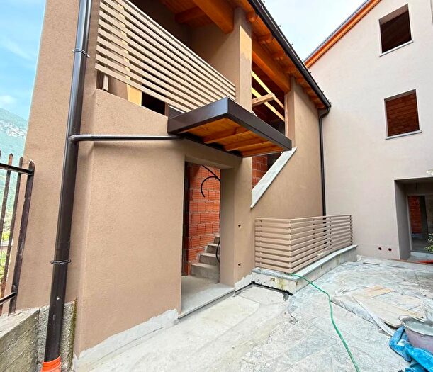 Casa trilocale in vendita in Via VardelCasazza, Casazza