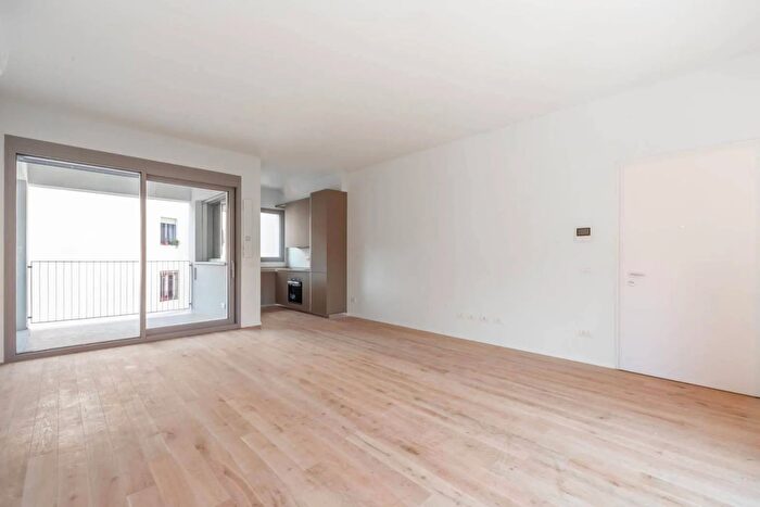 Appartamento trilocale in affitto in Via Bullona Milano, Milano