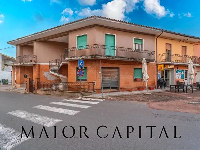 Casa con 9 locali in vendita in SantAntonio di Gallura