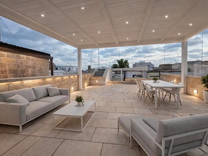 Appartamento quadrilocale in vendita in Via Pisanelli, Lecce