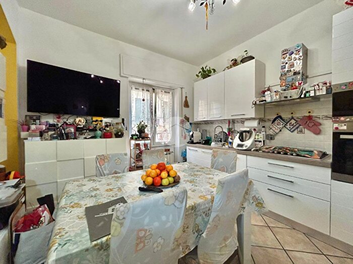 Appartamento trilocale in vendita in Via Istria, Savona