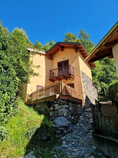 Casa bilocale in vendita in Località Sassiglioni Vocca Vercelli, Vocca