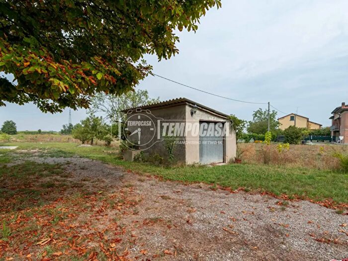 Casa quadrilocale in vendita in Via Magnana Nuova, Cadelbosco Di Sopra
