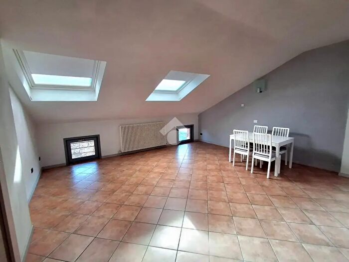 Appartamento quadrilocale in affitto in Strada della Cisa, Brescello