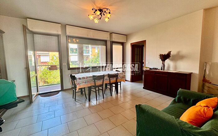 Appartamento con 5 locali in vendita in Bologna