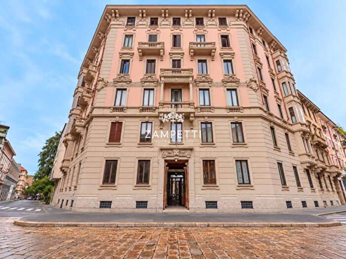 Appartamento quadrilocale in vendita in Piazza de Meis, Vercelli Wagner, Milano