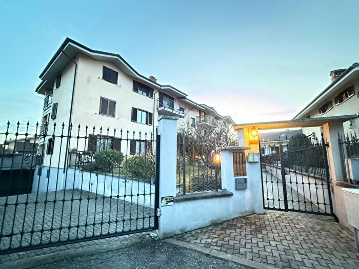 Appartamento con 5 locali in affitto in Via Carlo Mottino, Centro, Rivarolo Canavese