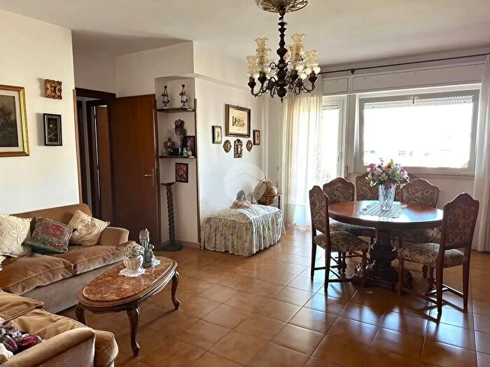 Appartamento quadrilocale in vendita in Largo Stucchi Edoardo, Roma