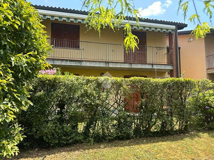 Appartamento trilocale in vendita in Piazzetta delle Mimose, Missaglia