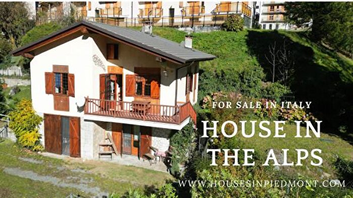 Casa con 5 locali in vendita in Sampeyre