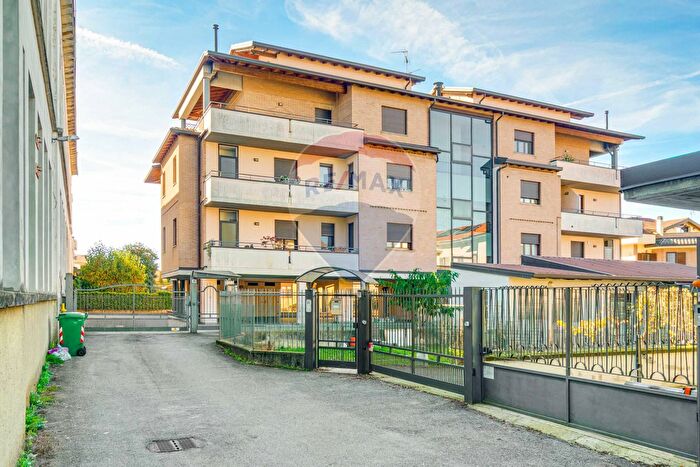 Appartamento trilocale in vendita in Via Merano, Busto Arsizio