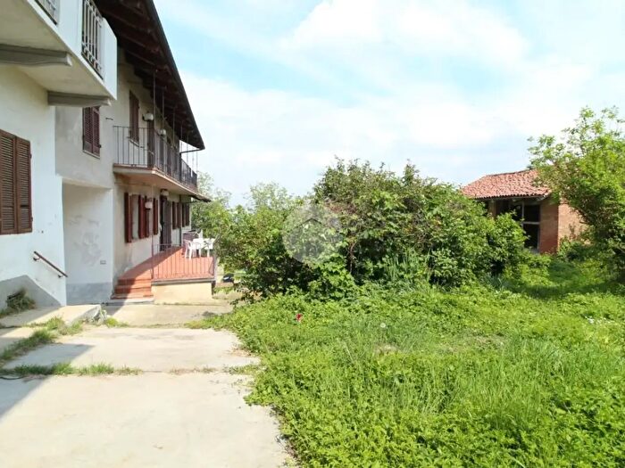 Casa quadrilocale in vendita in Via Luccio, Guarene