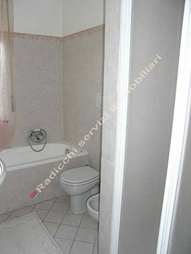 Appartamento trilocale in affitto in Via Ammiraglio Morin a, Forte Dei Marmi