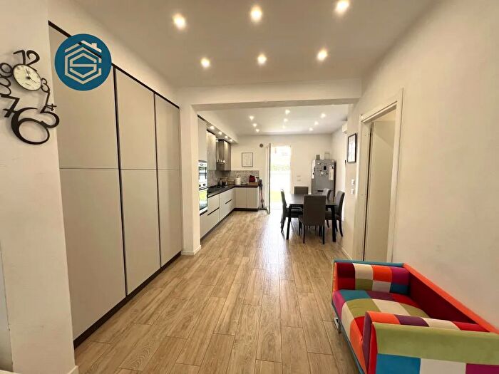 Casa con 7 locali in vendita in Via dei Bruni, Campi Bisenzio