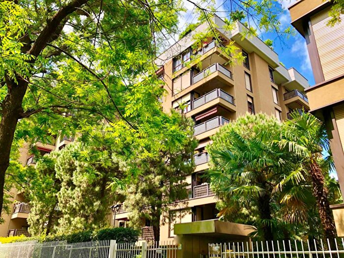 Appartamento trilocale in affitto in Via Francesco Caracciolo, Ghisolfa Mac Mahon, Milano