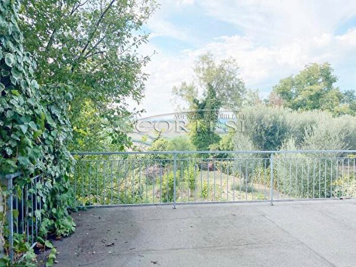 Casa con 6 locali in vendita in San Costanzo