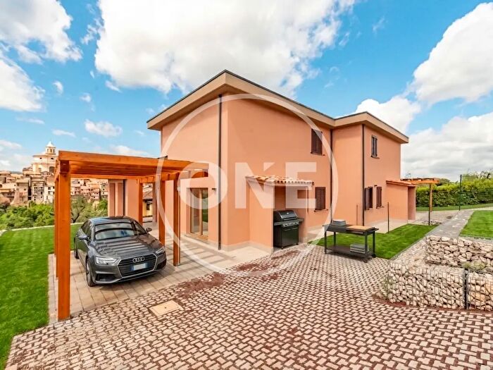 Casa quadrilocale in vendita in Via Colle Palombara, Zagarolo