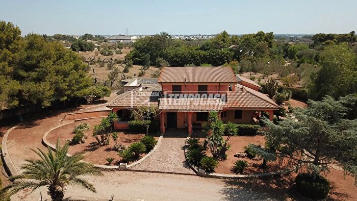 Casa con 9 locali in vendita in Via Case, Corigliano DOtranto