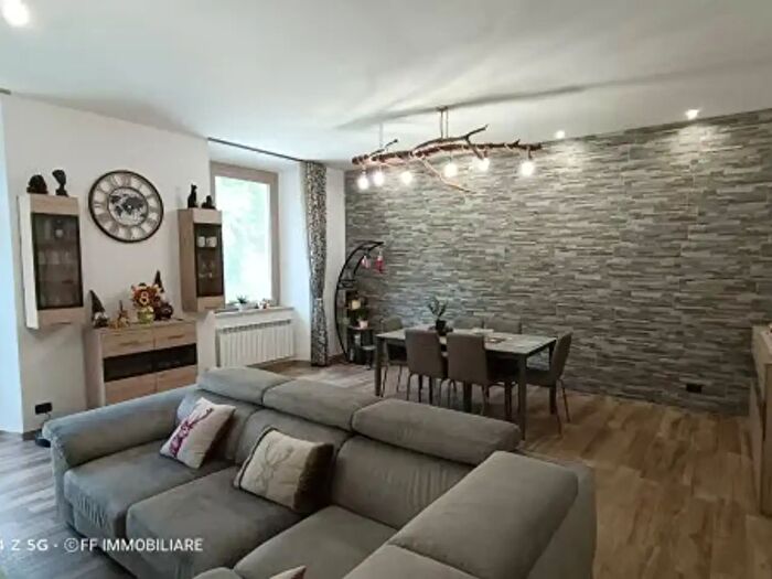 Appartamento quadrilocale in vendita in Strada Provinciale PioracoSefro, Sefro