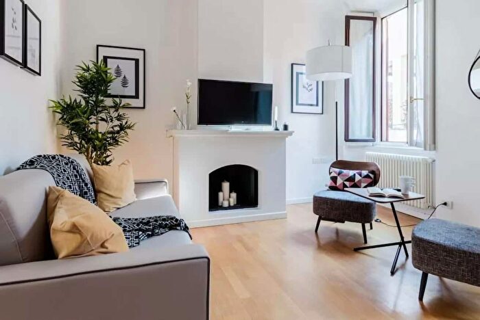 Appartamento monolocale in affitto in Via Pontaccio, Milano