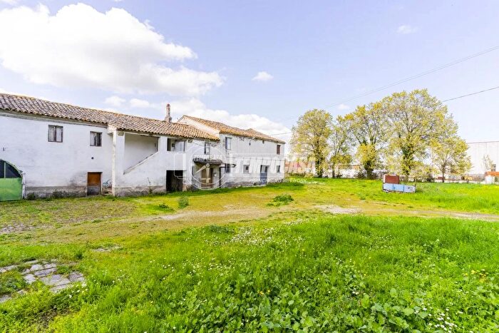 Casa con 20 locali in vendita in Corridonia