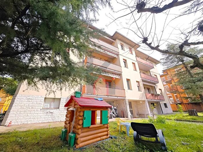 Appartamento con 5 locali in vendita in Via Antonio Pistocchi, Forli