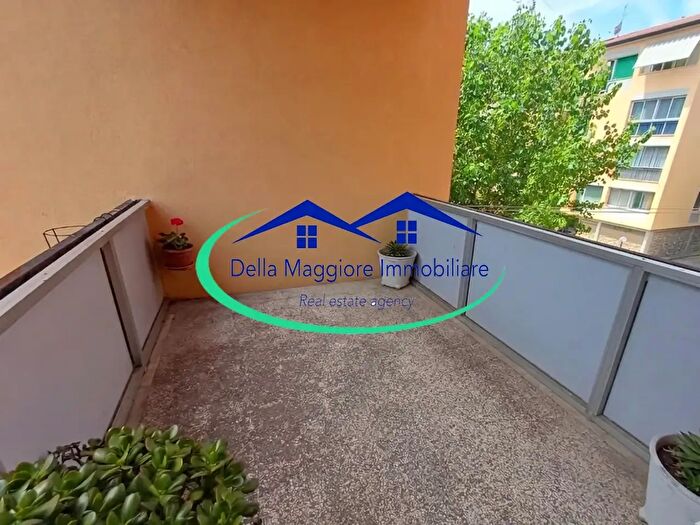 Appartamento con 7 locali in vendita in Via Giuseppe Orosi, Livorno