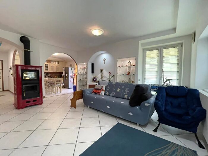 Appartamento trilocale in vendita in Via Armisa, Chiuro