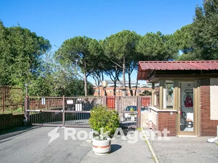 Appartamento quadrilocale in vendita in Via di Torre Rossa, Roma