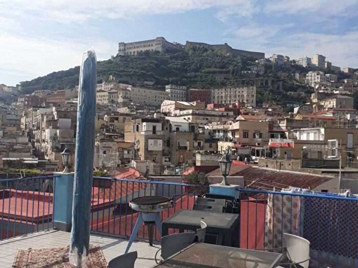 Appartamento con 6 locali in affitto in Via Toledo, Monte Santo, Napoli