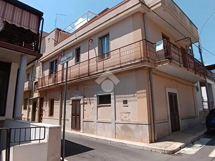 Casa con 6 locali in vendita in Via Vincenzo Gioberti, Cassano Delle Murge