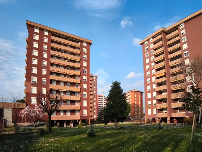 Appartamento quadrilocale in vendita in Via delle Camelie, Cusano Milanino