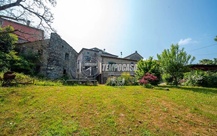 Casa con 7 locali in vendita in Località Castellonchio, Berceto